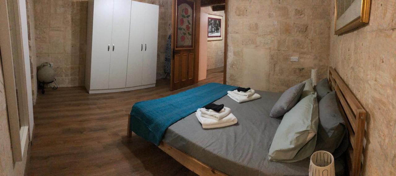 Cosy Townhouse 5 Min Walk To Valletta شقة