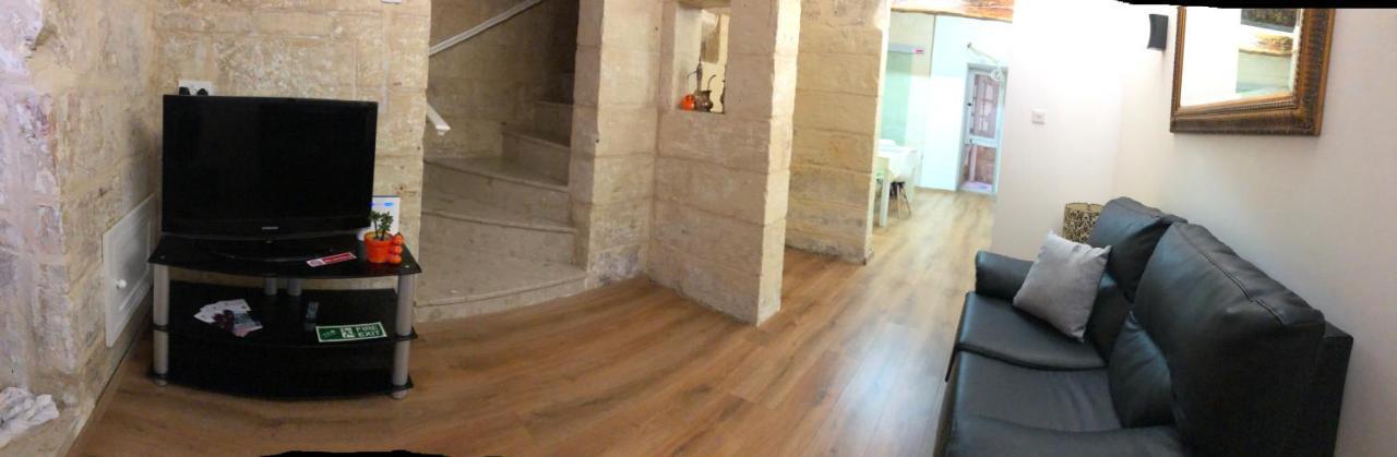 Cosy Townhouse 5 Min Walk To Valletta شقة