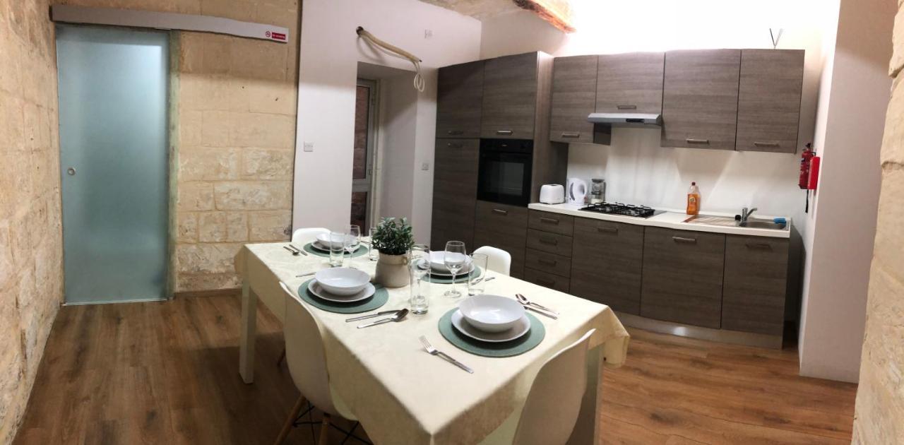 Cosy Townhouse 5 Min Walk To Valletta شقة